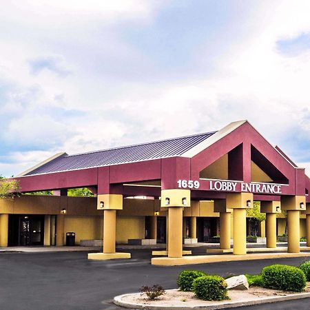 Ramada By Wyndham Salt Lake City North Temple Esterno foto