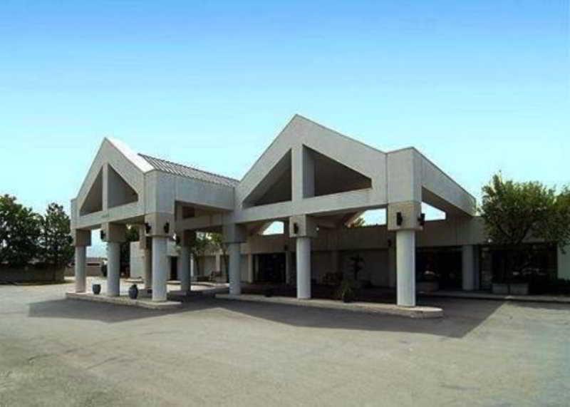 Ramada By Wyndham Salt Lake City North Temple Esterno foto