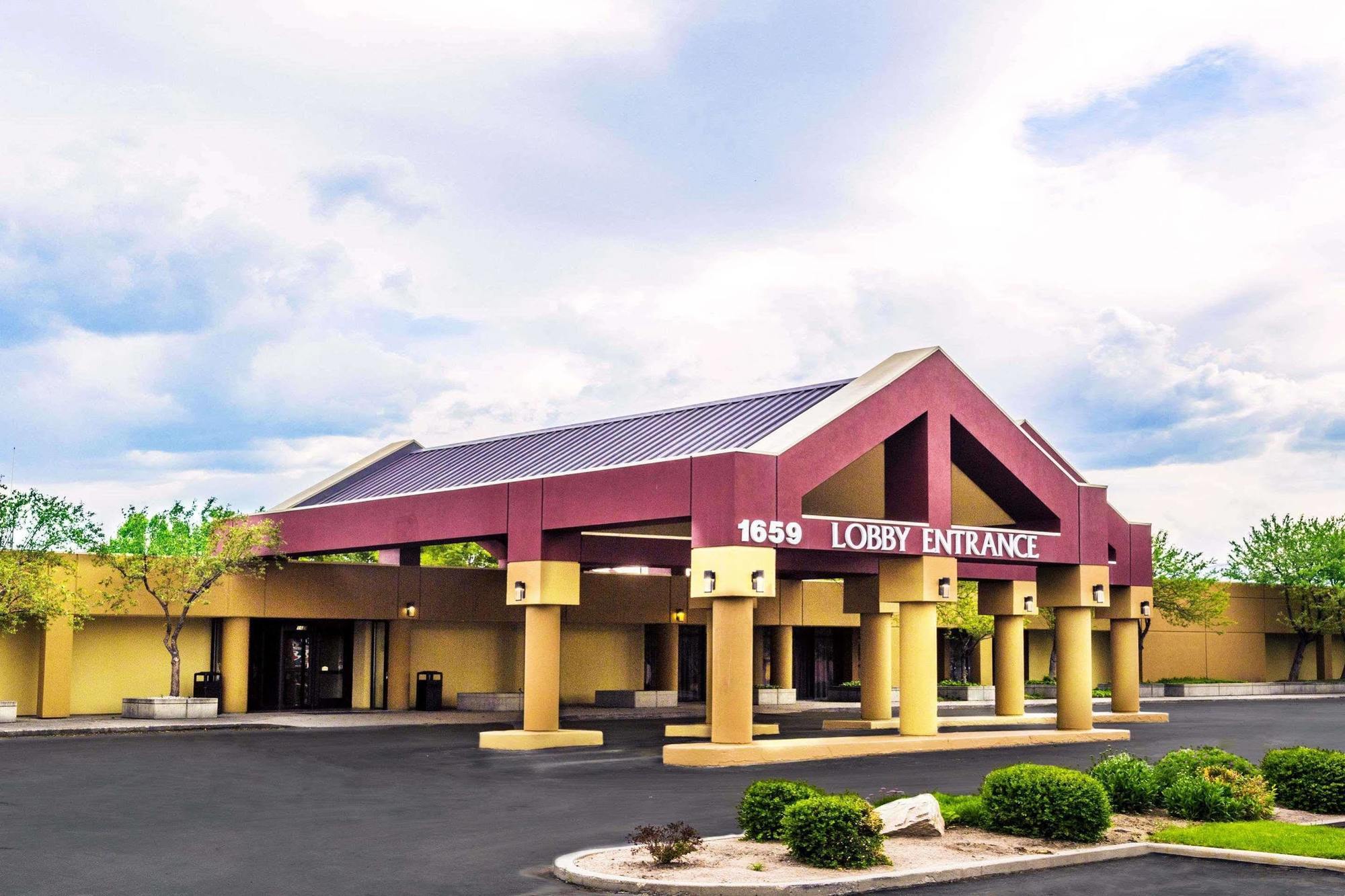 Ramada By Wyndham Salt Lake City North Temple Esterno foto