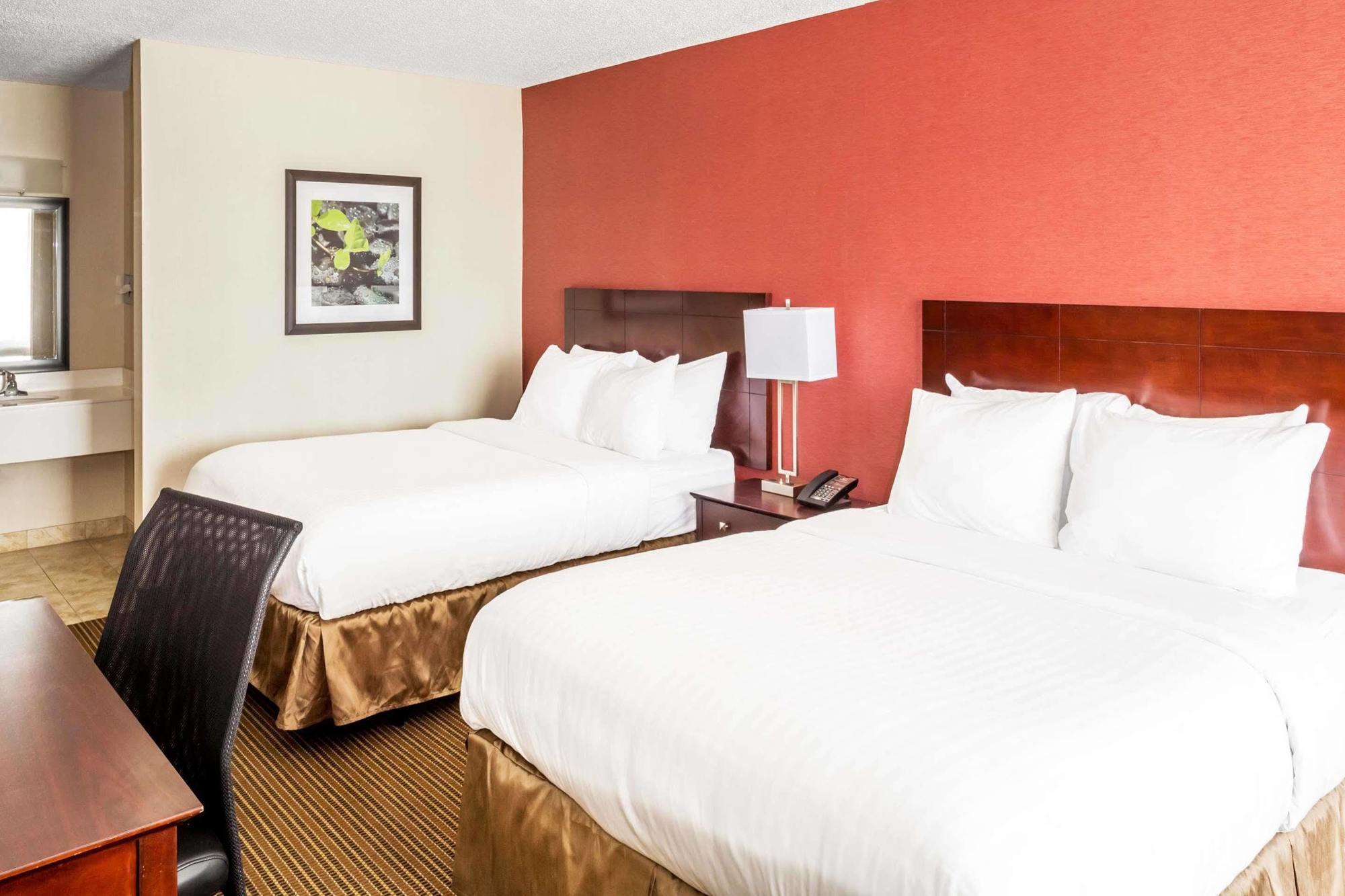 Ramada By Wyndham Salt Lake City North Temple Esterno foto